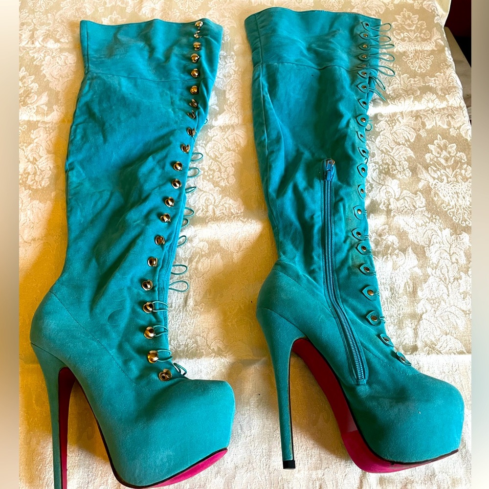 Stylish Turquoise High Heel Boots